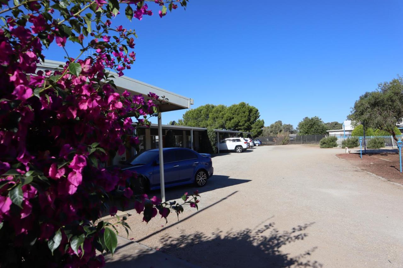 Capri Motel Balranald Exterior foto